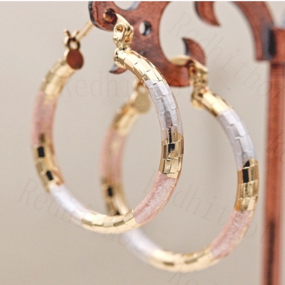 1.5'' 14K Tri Color/Copper Faceted Hoop Earring, - Picture 2 of 4